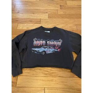 Hollister, women’s grey auto show car graphic cropped pullover sweater size xs